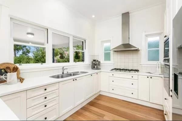 Kitchen before wall cladding upgrade